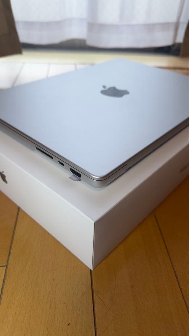 MacBookPro14インチ M4Pro 48GB 1TB シルバー