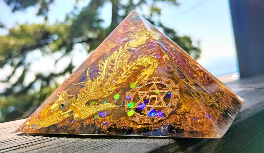 GOLD✧鳳凰✧龍神様✧ファティマ✧ピラミッド型のオルゴナイト