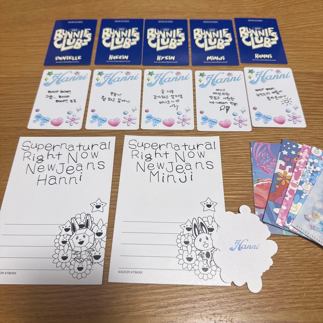 NewJeans トレカ グッズ アクスタ 缶バッジ 村上隆