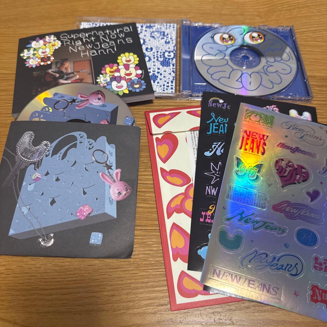 NewJeans トレカ グッズ アクスタ 缶バッジ 村上隆