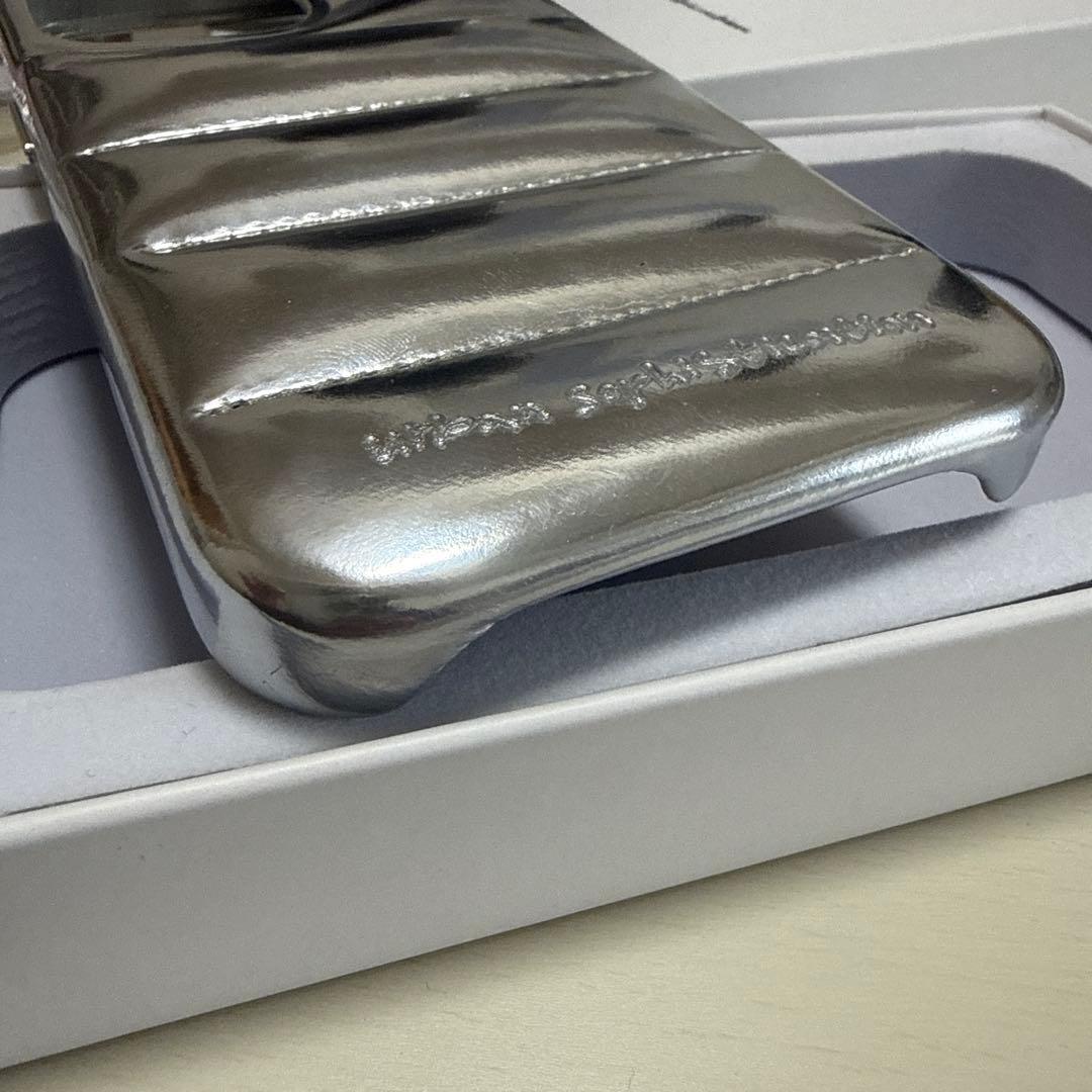 Urban Sophisticationシルバー iPhone16Plus