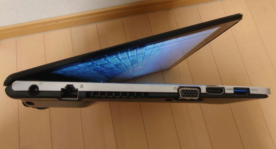 富士通　lifebook sh90/T ノートパソコン　SSD タッチパネル