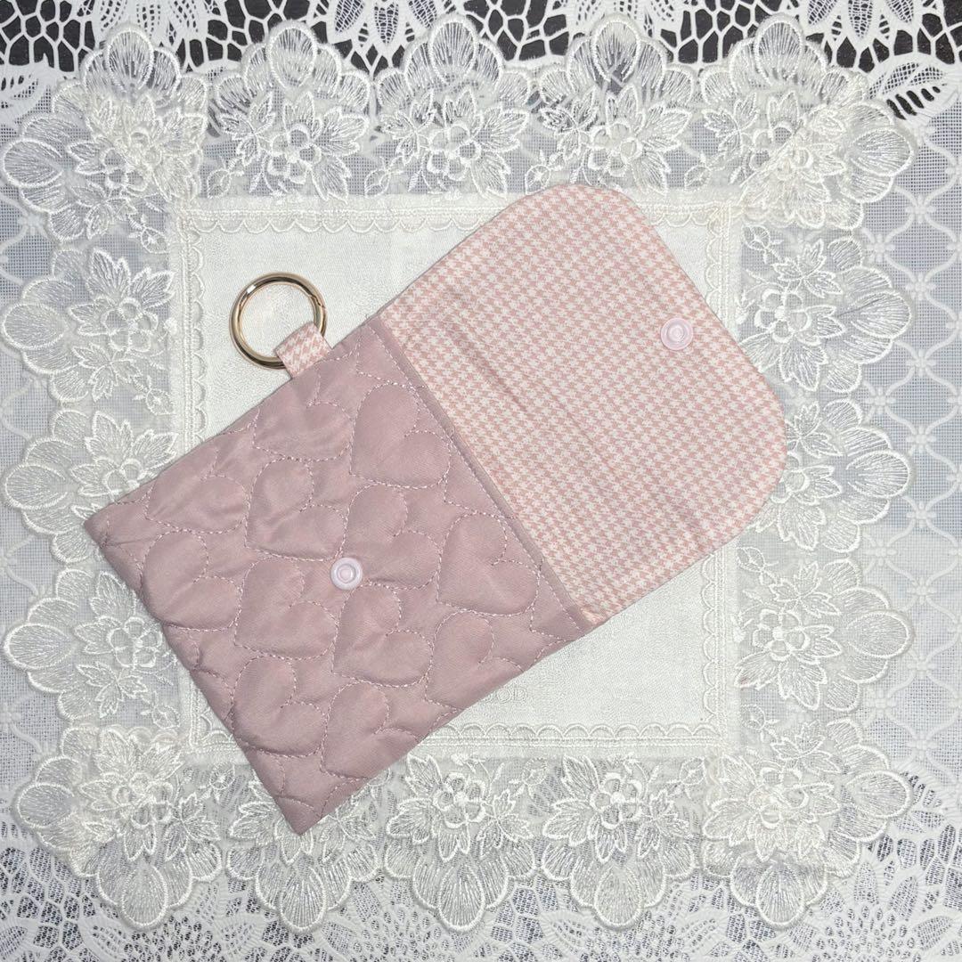 ミニポーチ　サニタリーポーチ　ハートキルティング　ハンドメイド