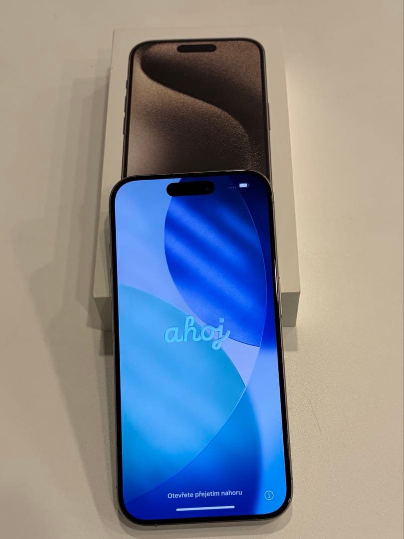 iPhone 15 Pro ナチュラルチタニウム SIMフリー128GB
