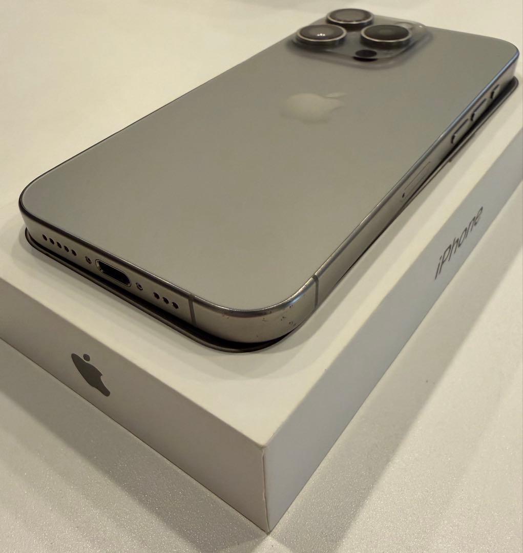 iPhone 15 Pro ナチュラルチタニウム SIMフリー128GB