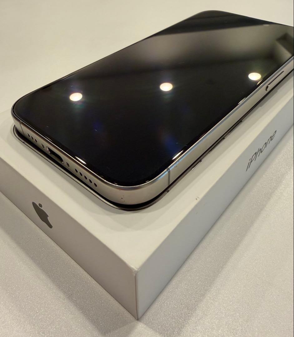 iPhone 15 Pro ナチュラルチタニウム SIMフリー128GB