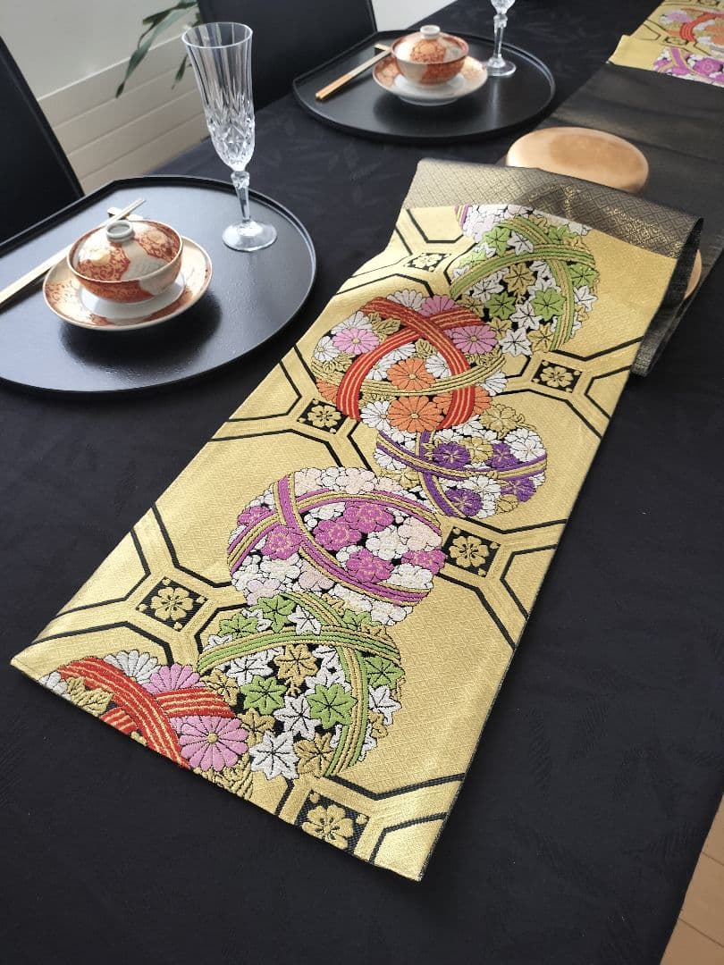 A898★逸品‼️手毬模様‼️テーブルランナー2m17cm