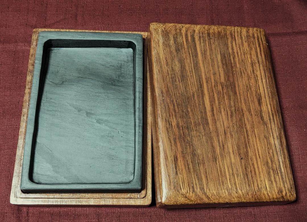 ■硯■蒼灰色に穏かな水波細羅紋▪長方硯▪約6吋▪唐木箱▪歙州硯