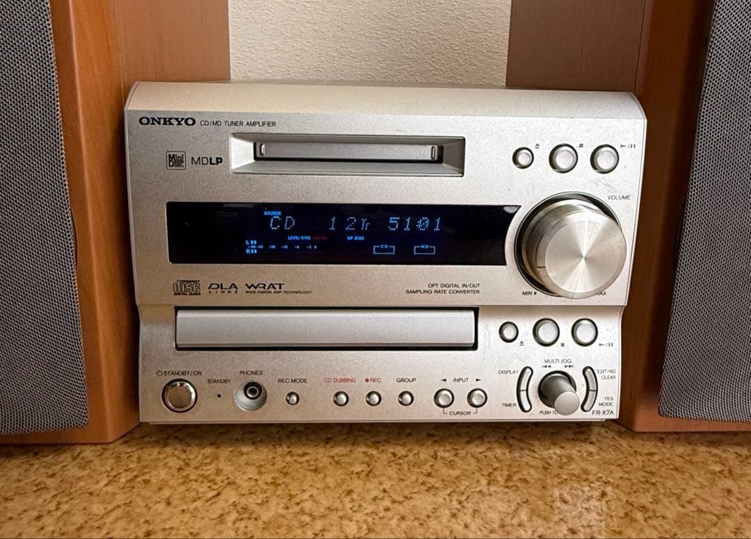 ONKYOミニコンポ FR-X7A CD/MD TUNER AMPLIFIER