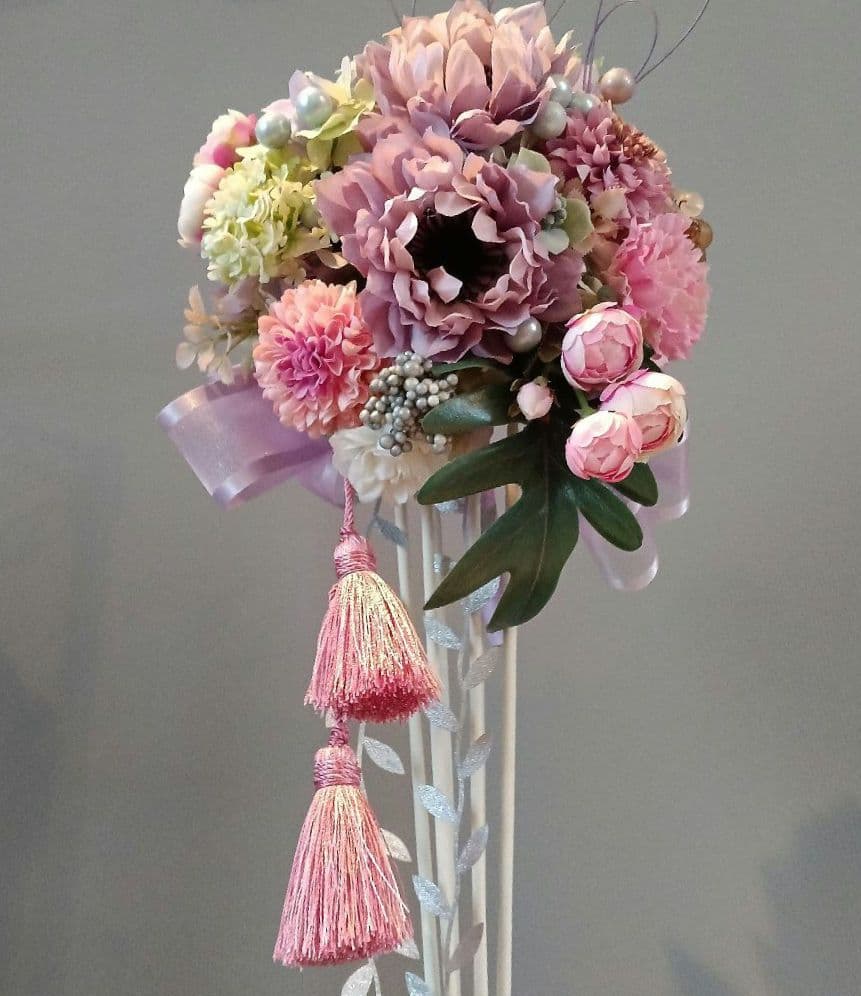 フラワーアレンジメント　花台座付き（ピンク系）花束:ブーケ　アートフラワー