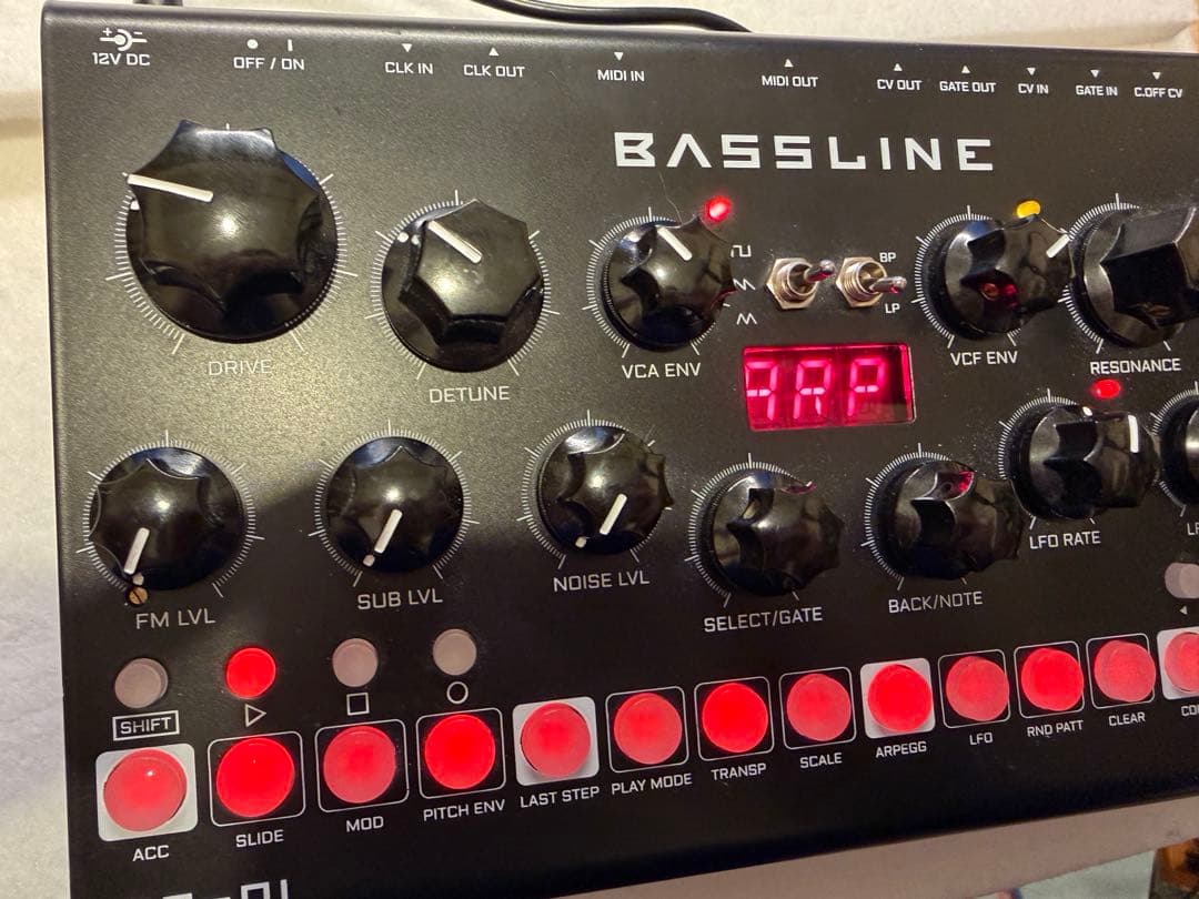 Erica Synth Bassline db-1 シンセサイザー　303ライク