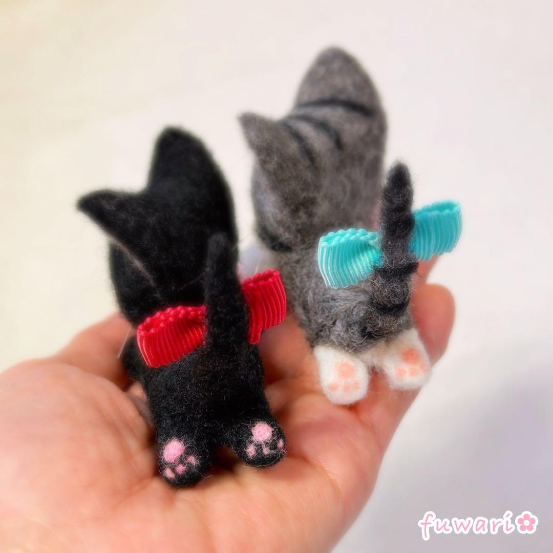 【リクエスト品】　羊毛フェルト　猫　ちょこんと甘えんぼ♡黒猫・キジ白ちゃんセット