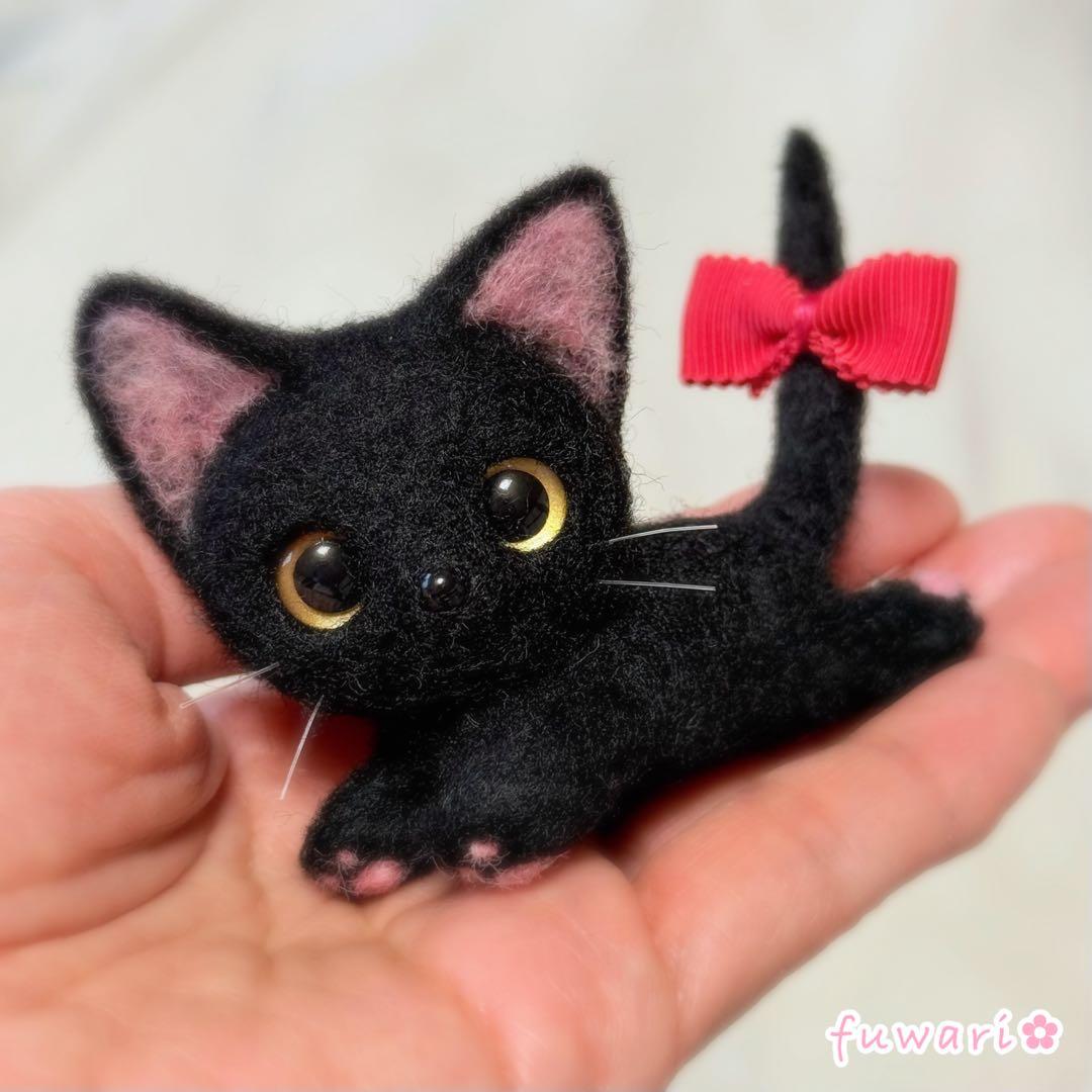 【リクエスト品】　羊毛フェルト　猫　ちょこんと甘えんぼ♡黒猫・キジ白ちゃんセット