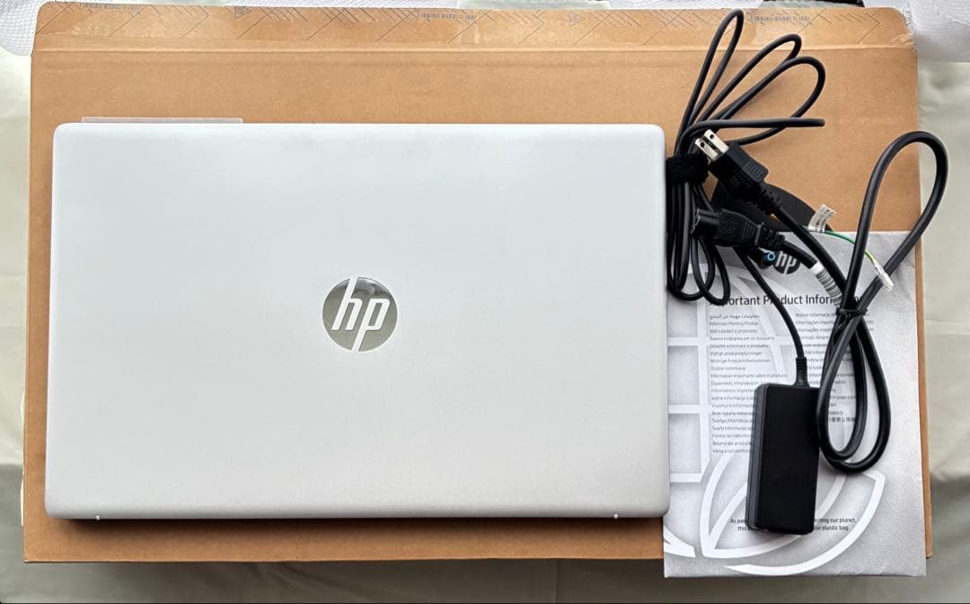 HP 17型ノートPC 17s-cu2002TU / i5-1235U 美中古