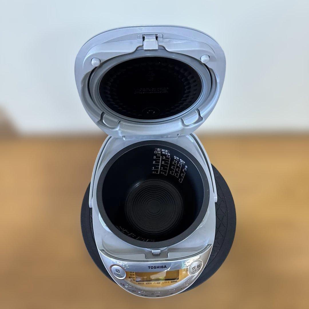 TOSHIBA 炊飯器 シルバー　3.5合　RC-6XG