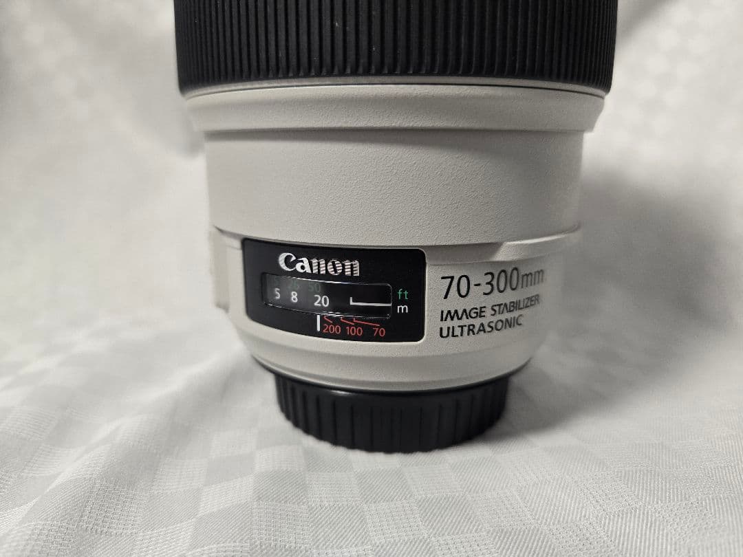 Canon EF 70-300mm f/4-5.6 IS USM ズームレンズ