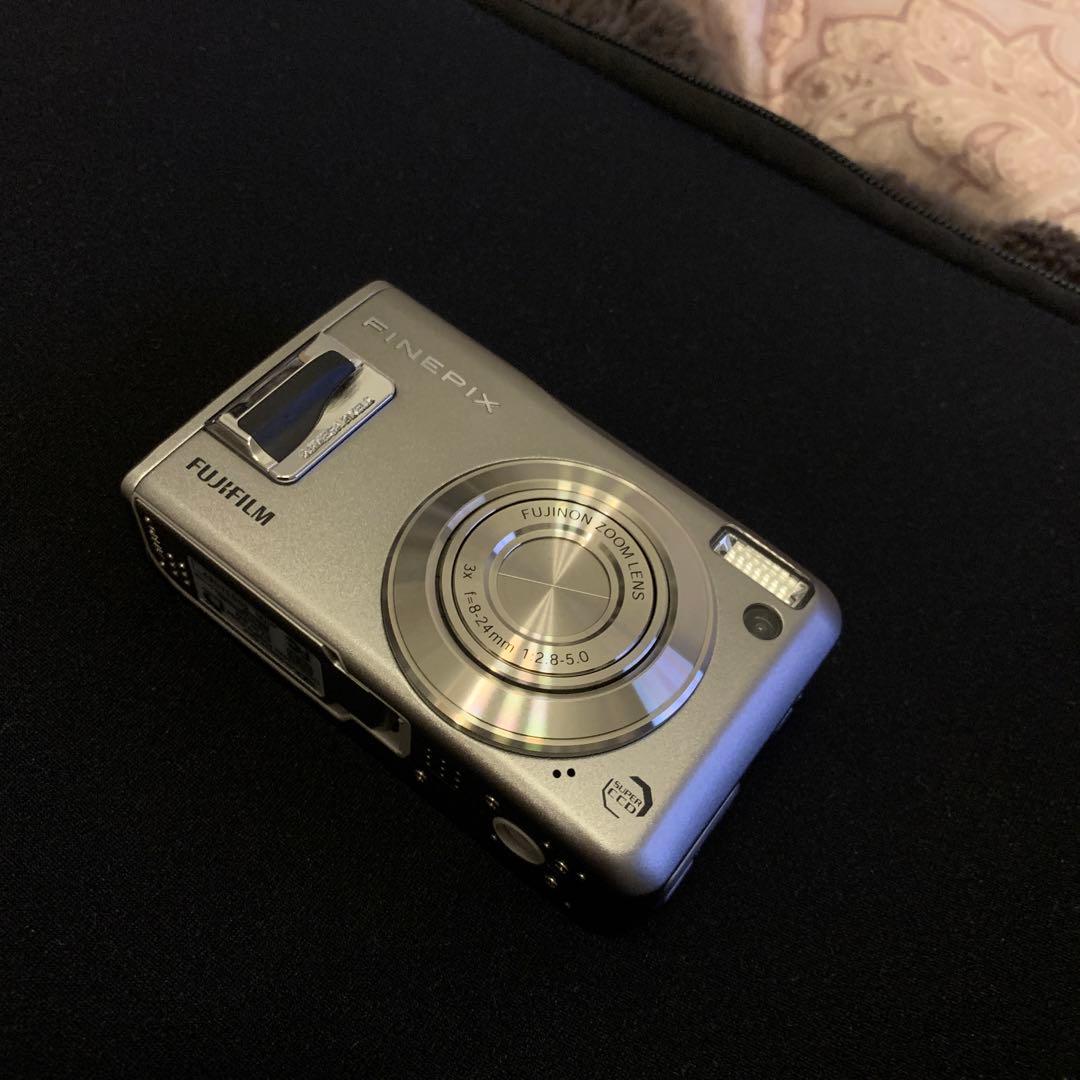 名機　FUJIFILM FinePix F31fd美品　xdカード付　完動品