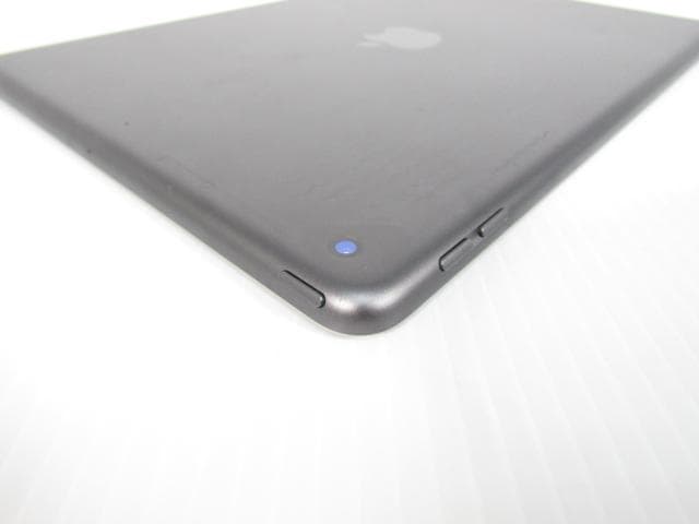 APPLE iPad 第8世代 Wi-Fi 32GB MYL92J/A 中古