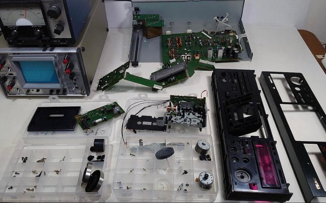 オーバーホール品TEAC カセットデッキ「V-1030」　動作OK 3ヘッド