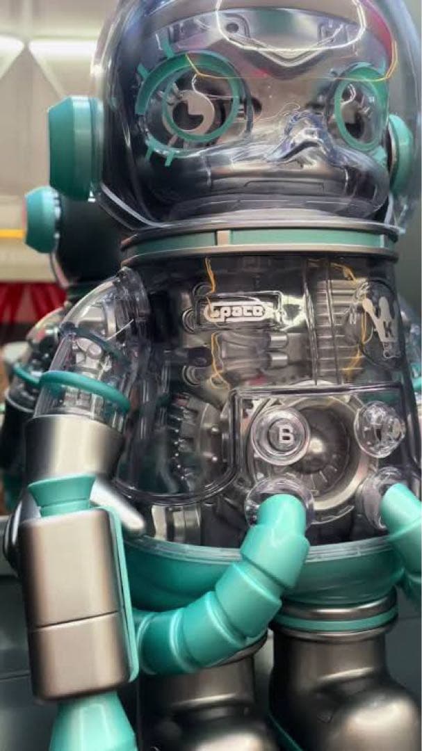 POPMART MEGA SPACE MOLLY 400% エンジン