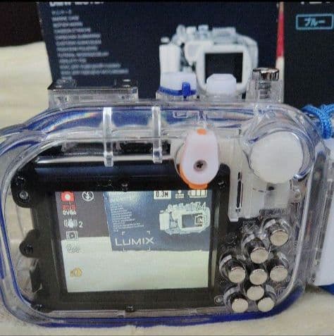 水中カメラセット　①LUMIX DMC-TZ7-A ②マリンケース DMW-MC