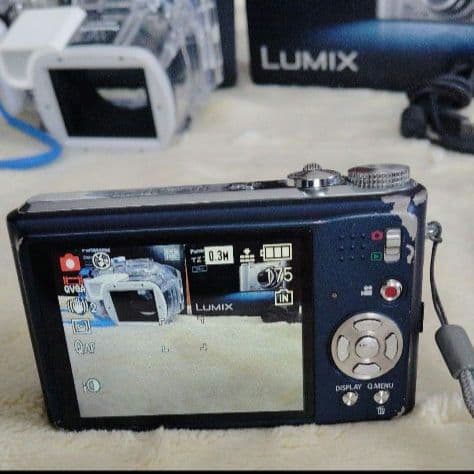 水中カメラセット　①LUMIX DMC-TZ7-A ②マリンケース DMW-MC