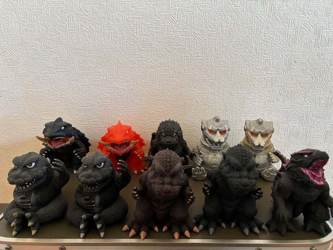 ゴジラフィギュアコレクション　鎮座獣　東宝怪獣　ソフビ