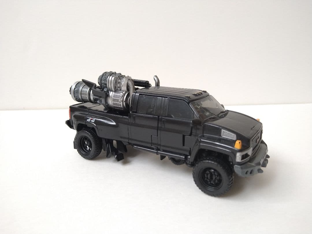 トランスフォーマー SS-15 アイアンハイド スタジオシリーズ