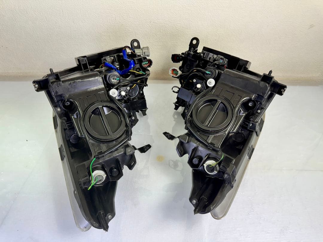 スカイライン クーペ CKV36 V36 PV36前期 HIDヘッドライト 左右