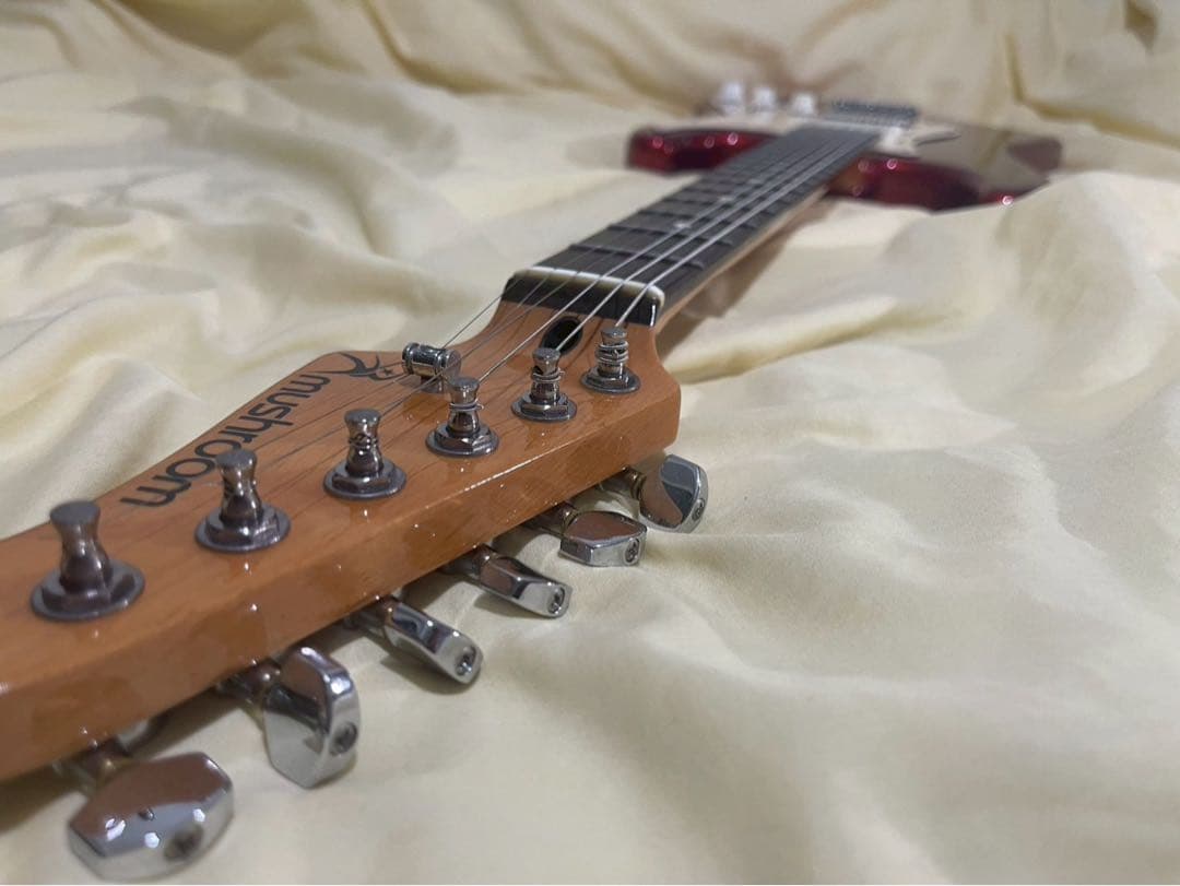 mushroom guitars マッシュルーム ストラトキャスター