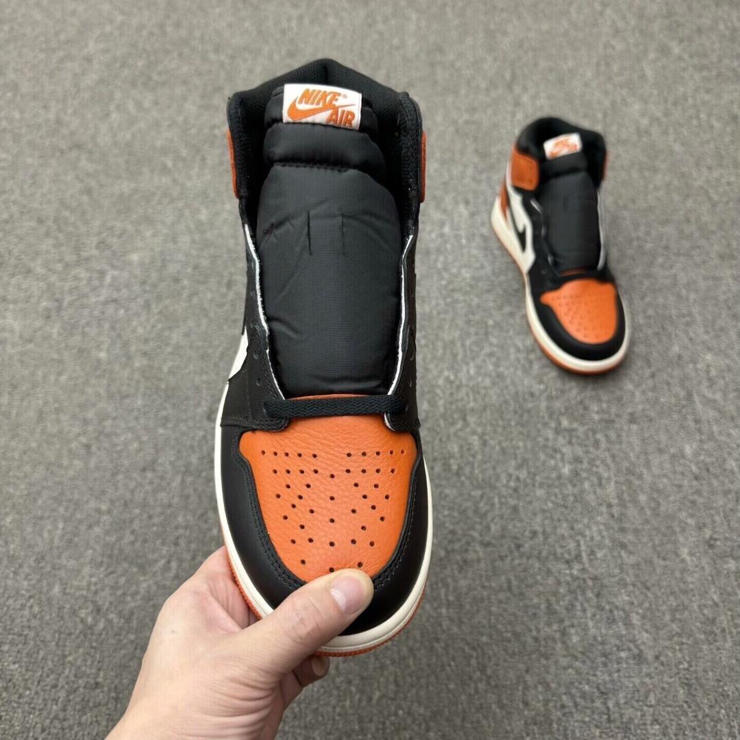 置物 NIKE AIRJORDAN1 RETRO HIGH