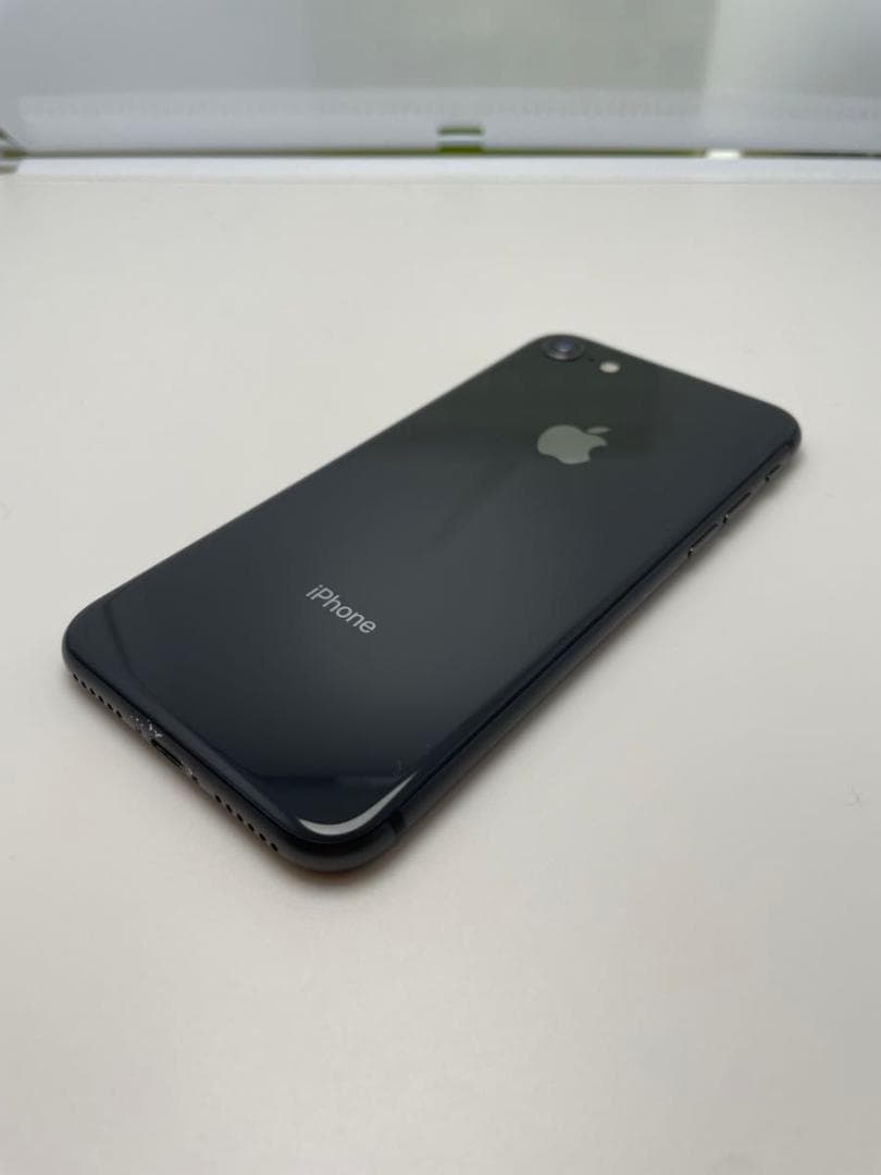 希少？　Apple iPhone8 64GB MQ6K2ZP/A 海外版　現状品