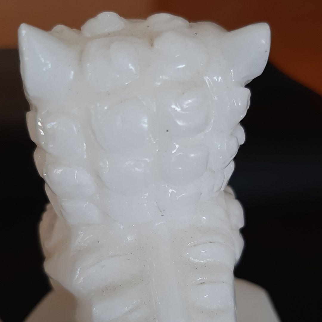 手彫り 白玉石　漢白玉獅子重さ約610g