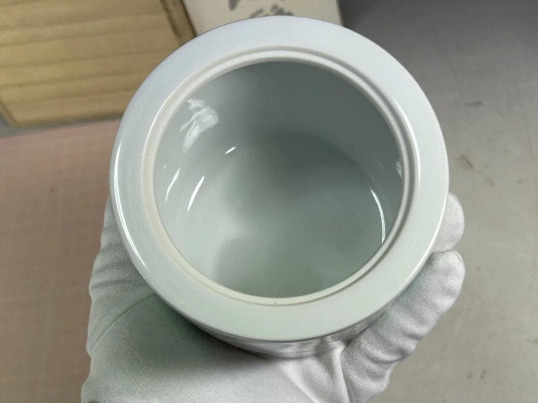 柿右衛門窯絵付師　鷹巣佳之　錦紅葉川蝉文　肥前赤絵窯　白磁七宝彫　香炉　未使用