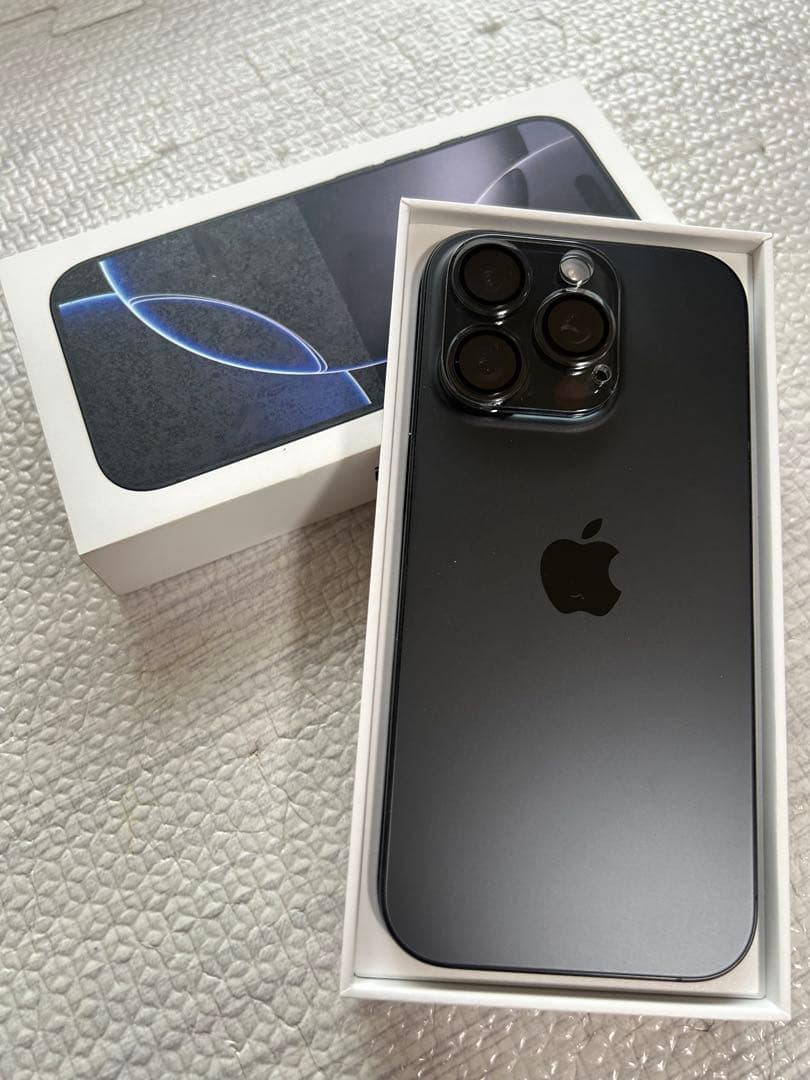 iPhone 16 Pro 256GB ブラックチタニウム