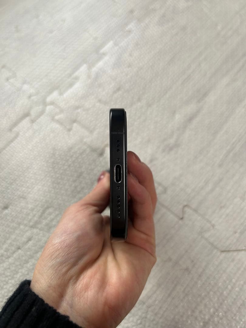 iPhone 16 Pro 256GB ブラックチタニウム