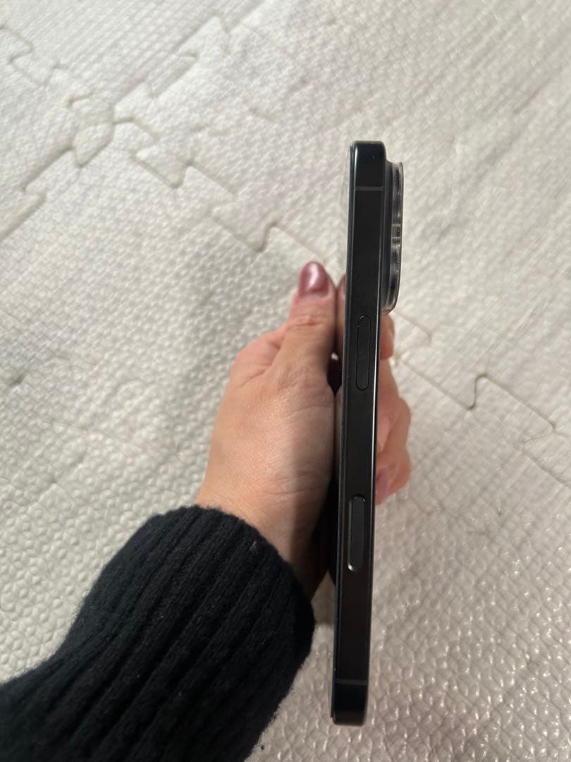 iPhone 16 Pro 256GB ブラックチタニウム