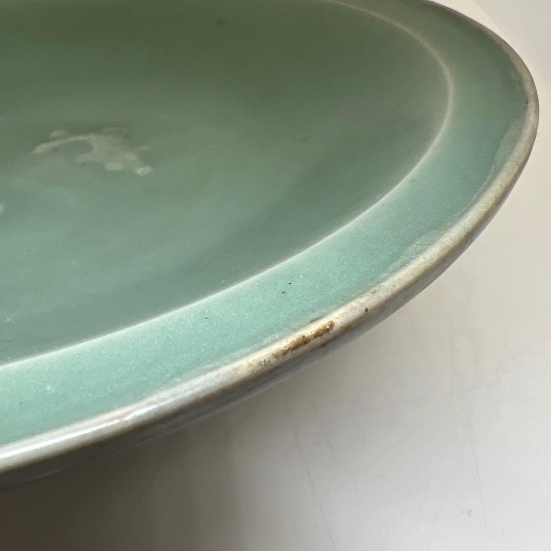 中国明時代　竜泉窯　魚文大皿　直径約25㎝　東Y8-0408☆2Fトヒルウ