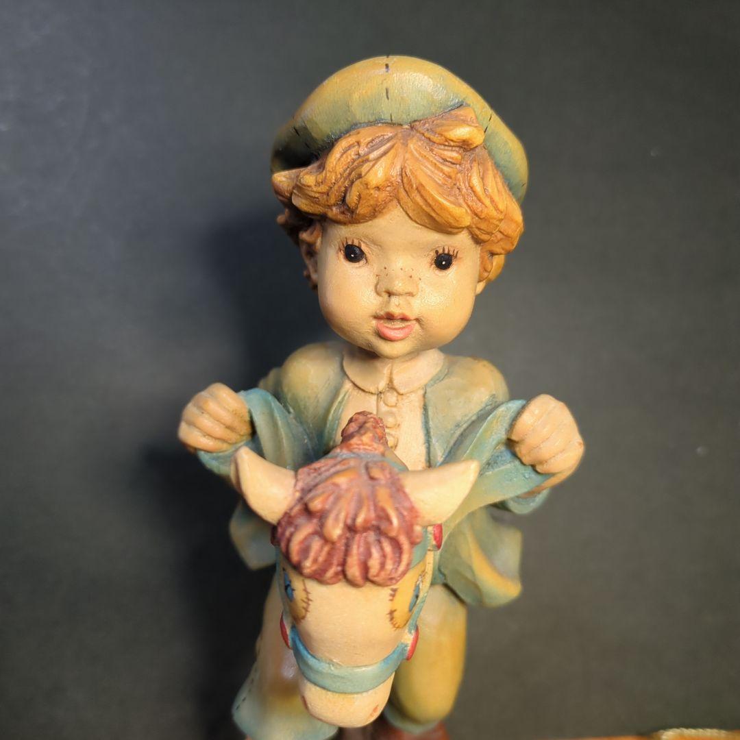 アンリ人形　木彫り人形　タイトル『Giddyap』（ギディアップ）です。