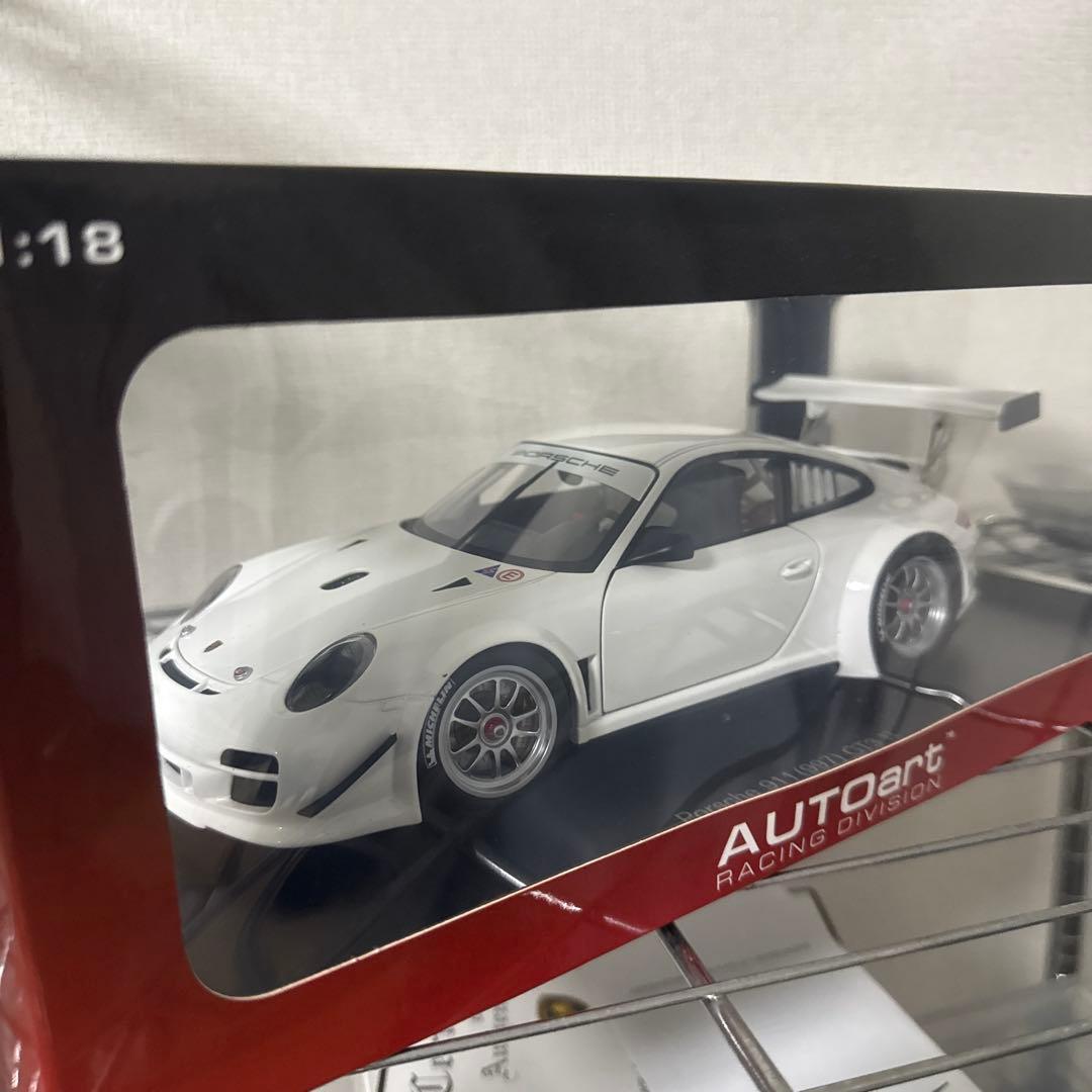 希少　1/18 オートアート　ポルシェ　911 GT3R 2010