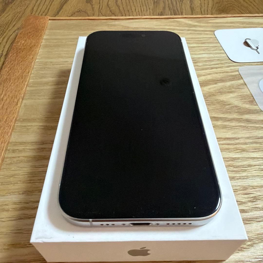 iPhone 15 Pro 512GB ホワイトチタニウム 箱/付属品あり