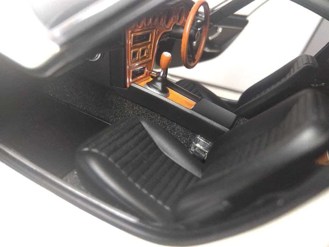 2825　オートアートトヨタ2000GT ワイヤースポーク