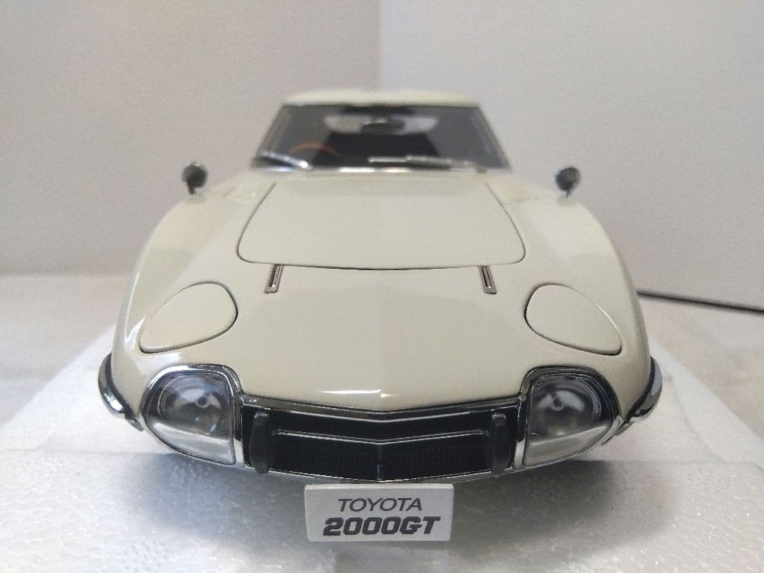 2825　オートアートトヨタ2000GT ワイヤースポーク