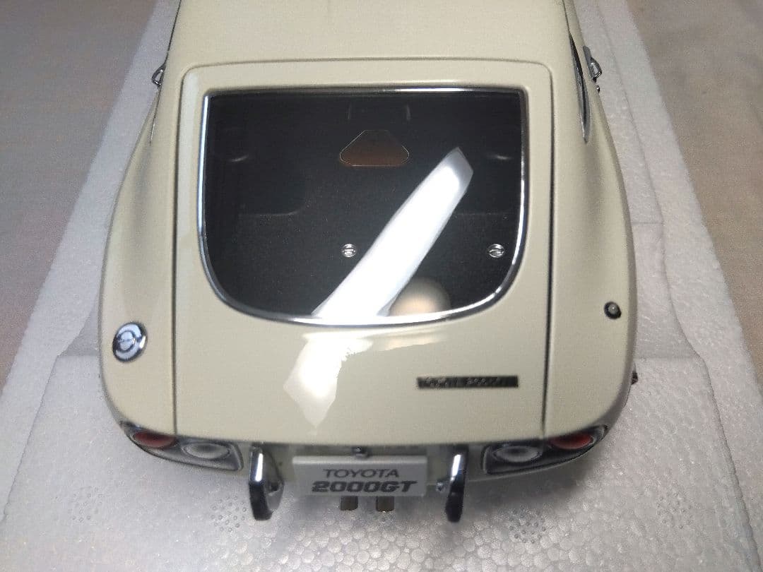 2825　オートアートトヨタ2000GT ワイヤースポーク