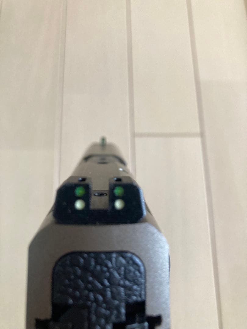 新品 東京マルイ M&P 9 Vカスタム 予備マガジン付き