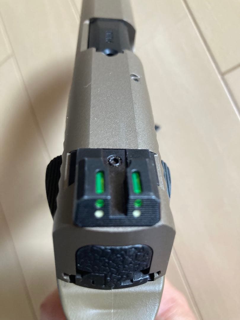 新品 東京マルイ M&P 9 Vカスタム 予備マガジン付き