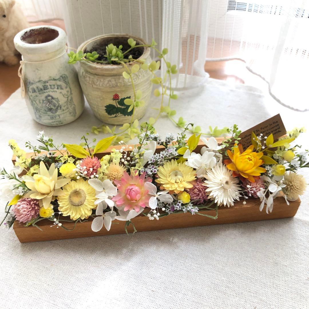 ドライフラワー　ウォールラックの花畑アレンジメント