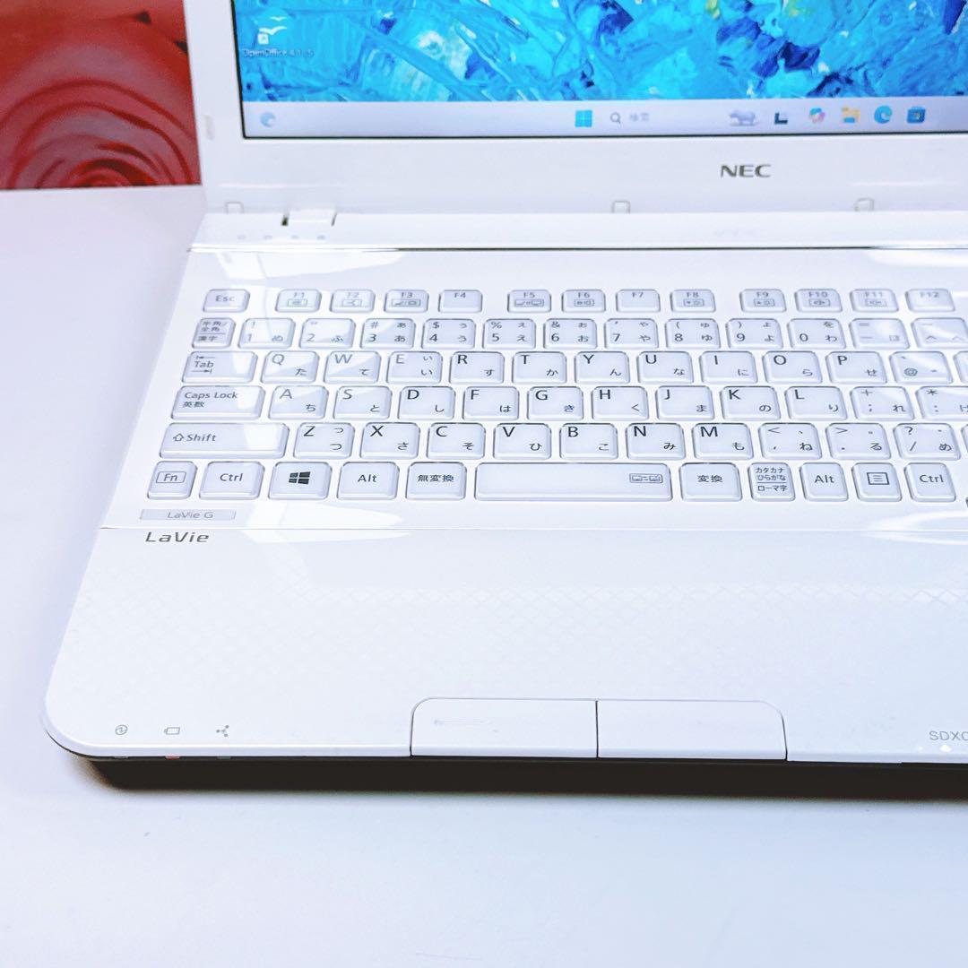 新品SSDで爆速✨ windows11 ノートパソコン✨オフィス カメラ 白