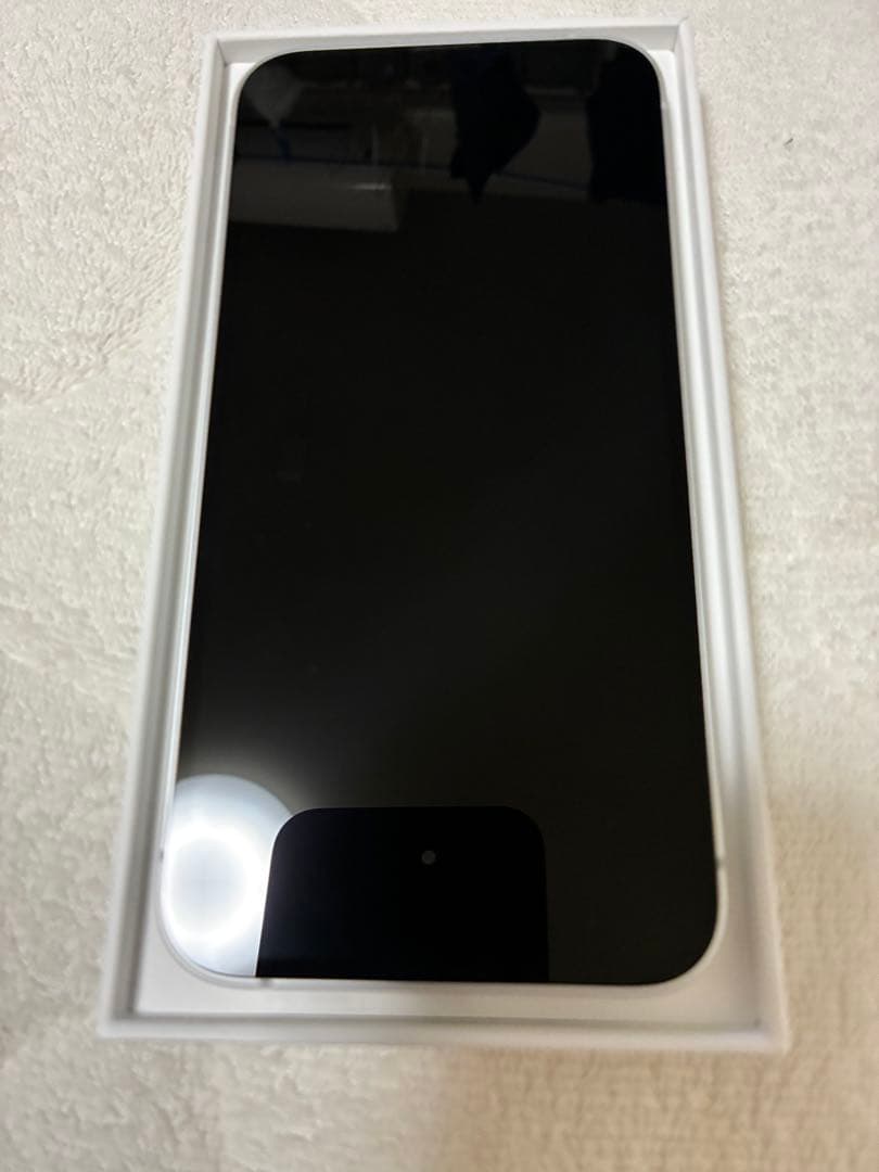 iPhone16e 128GB ホワイト　バッテリー100%