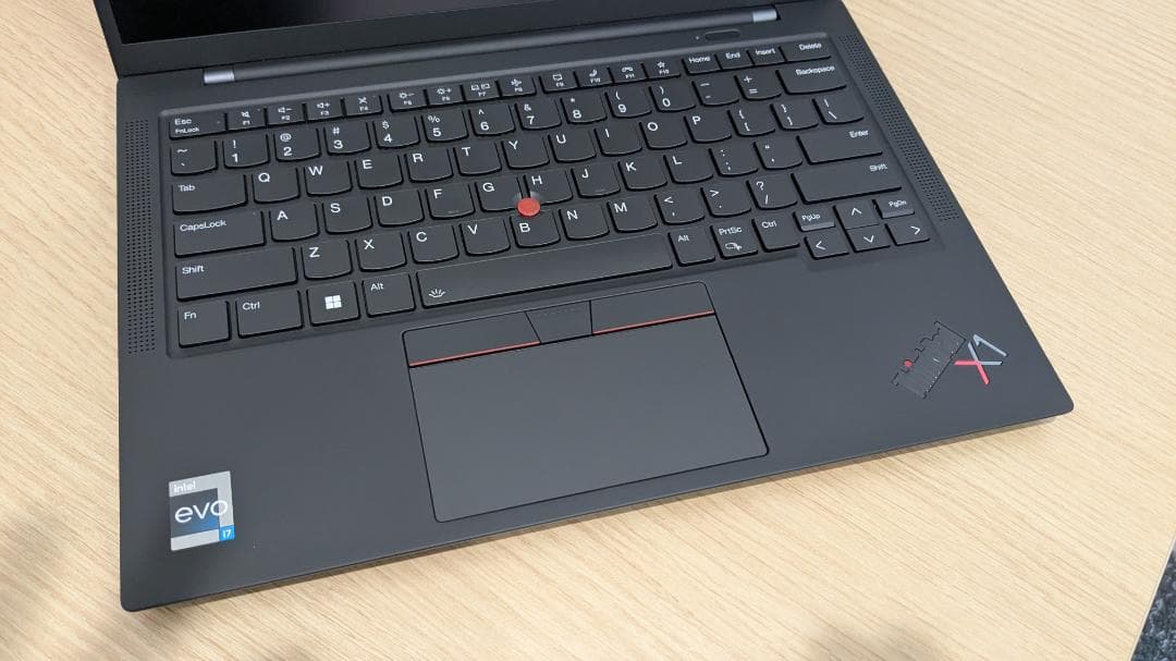 ThinkPad X1 Carbon Gen 10（保証付き、5G）